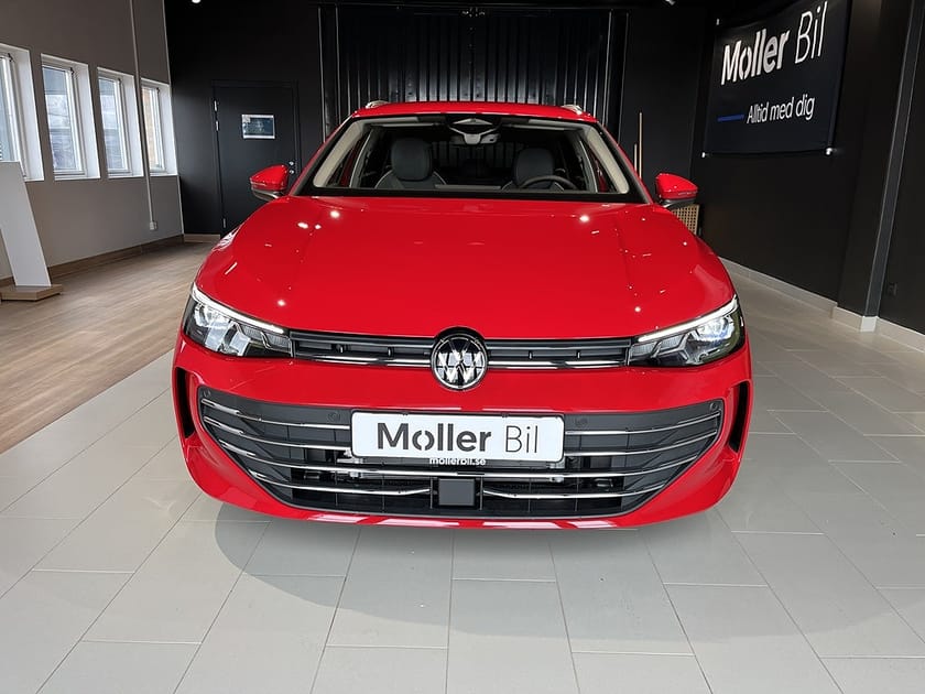 Bild 1 av Volkswagen Passat Variant eHybrid 272 DSG6 BUSINESS