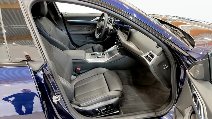 Bild 3 av BMW i4 M60 xDrive Gran Coupé Fully Charged Adpt farthållare Elstolar 19" H/K Drag