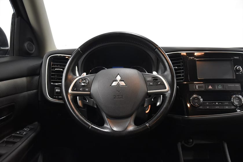 Bild 2 av Mitsubishi Outlander 2.2 4WD Aut Comfort Drag M-Värm Ledramp Nybes 150hk