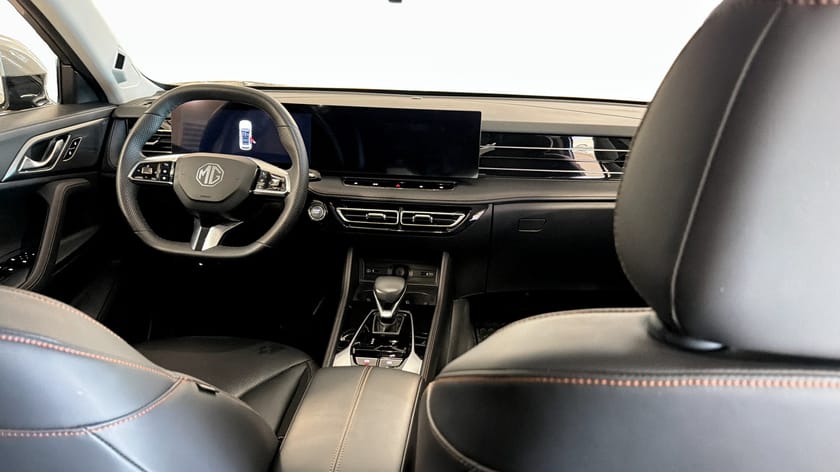 Bild 4 av MG HS PHEV Luxury 307Hk / 360° / MG-Pilot / Carplay