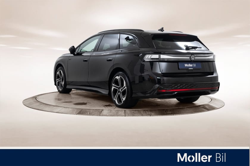 Bilde 3 av Volkswagen ID.7 GTX Tourer