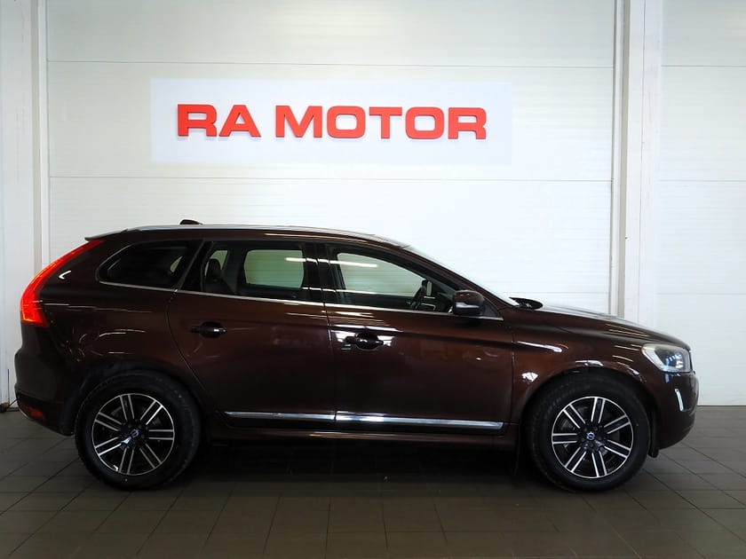 Bild 4 av Volvo XC60 D4 Geartronic Summum Business Edt Pro Pano B-Kam Drag