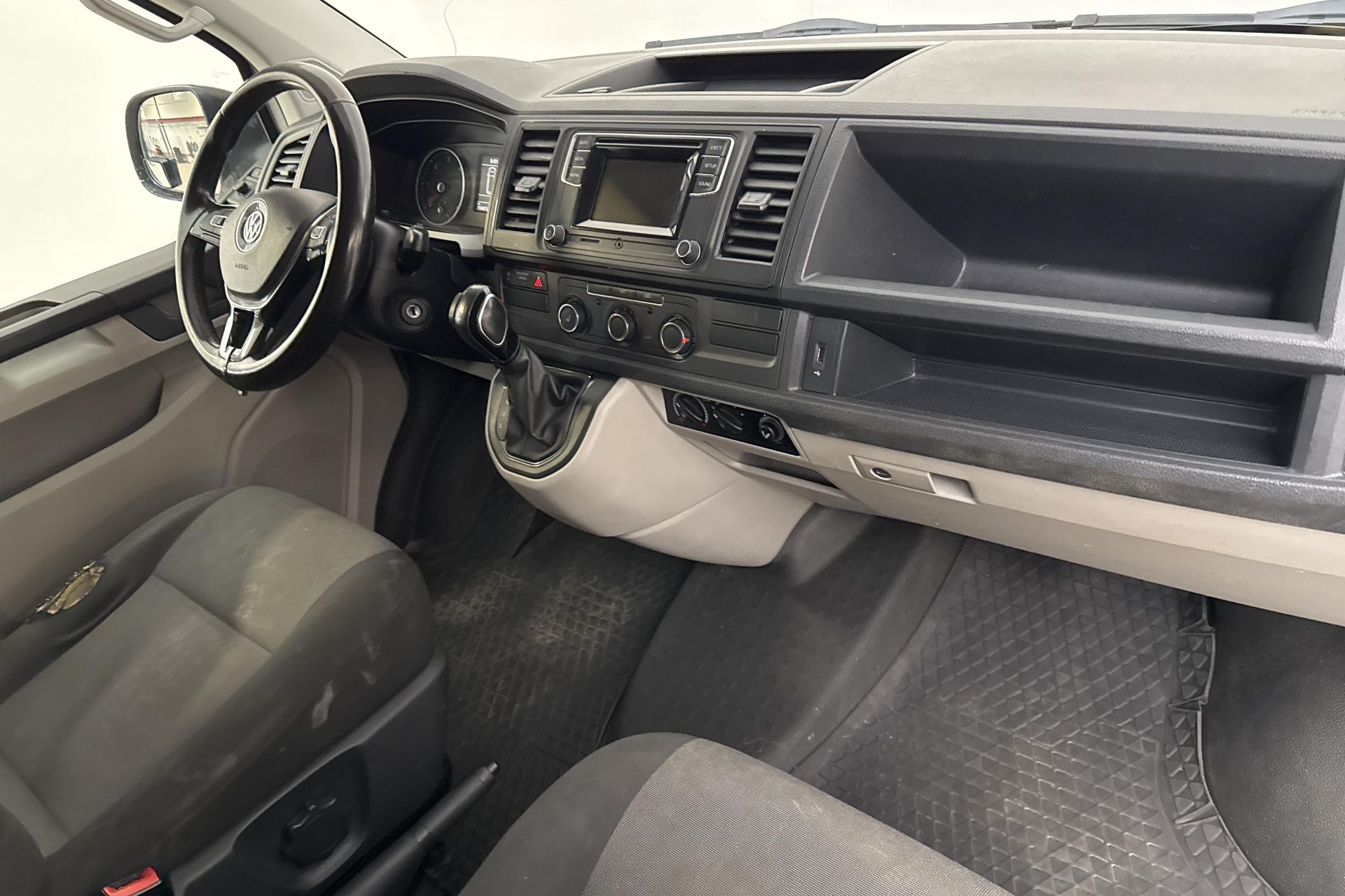 Volkswagen Transporter 2.0 TDI BMT 2017, kuva 7/10