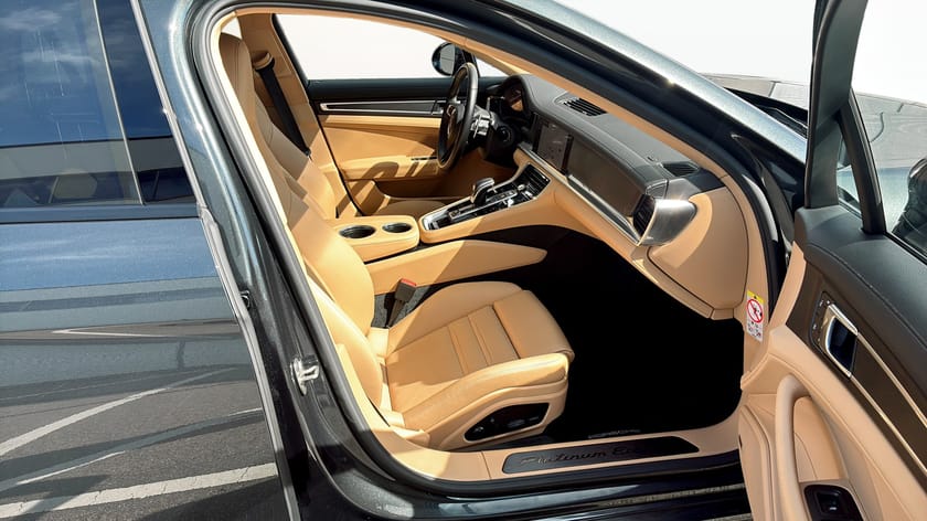 Bild 3 av Porsche Panamera 4 E-Hybrid Platinum Edition