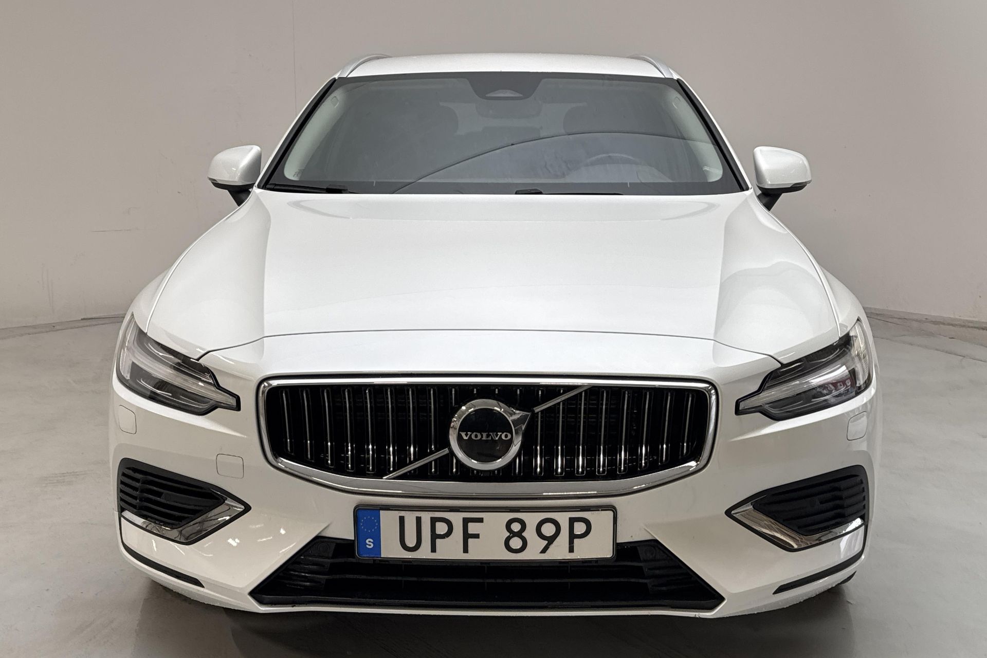 Volvo V60 Recharge T6 AWD 2023, photo 5/10