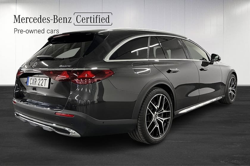 Bild 3 av Mercedes-Benz E 300 de 4MATIC All-Terrain E300 BURMESTER//SUPERSCREEN//HEAD-UP