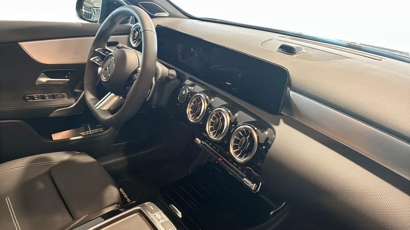 Bild 4 av Mercedes-Benz A 250 e AMG Premium