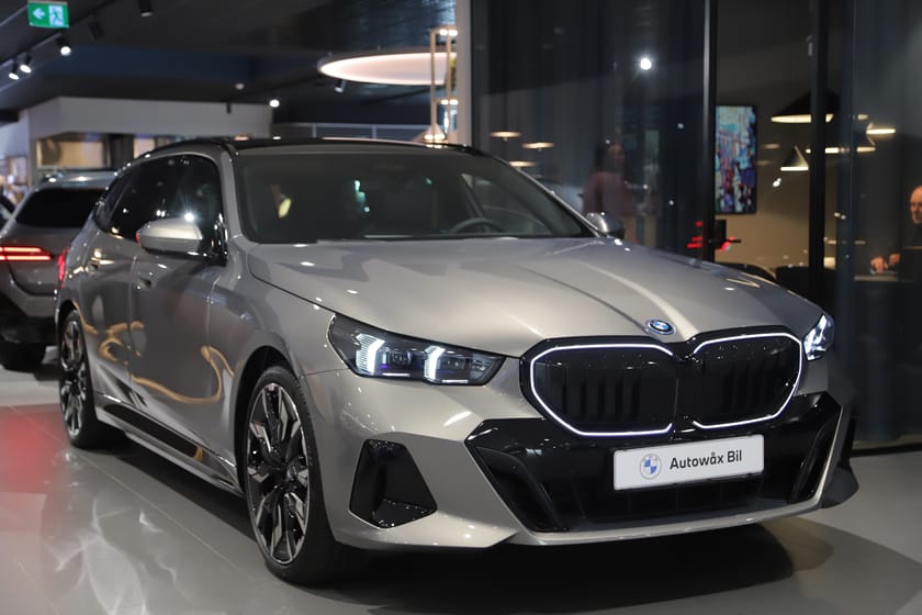 Bild 1 av BMW 550e xDrive Touring - Supercharged / Pano / B&W / DAP Fria Vinterhjul **