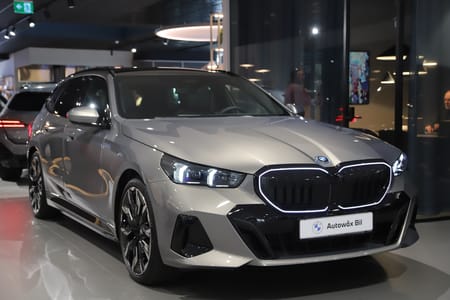 BMW 550e xDrive Touring - Supercharged / Pano / B&W / DAP Fria Vinterhjul **