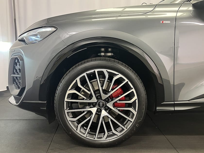 Bild 3 av Audi Q5 SUV TDI QUATTRO 150 KW S TRONIC//Värmare//Pano//36