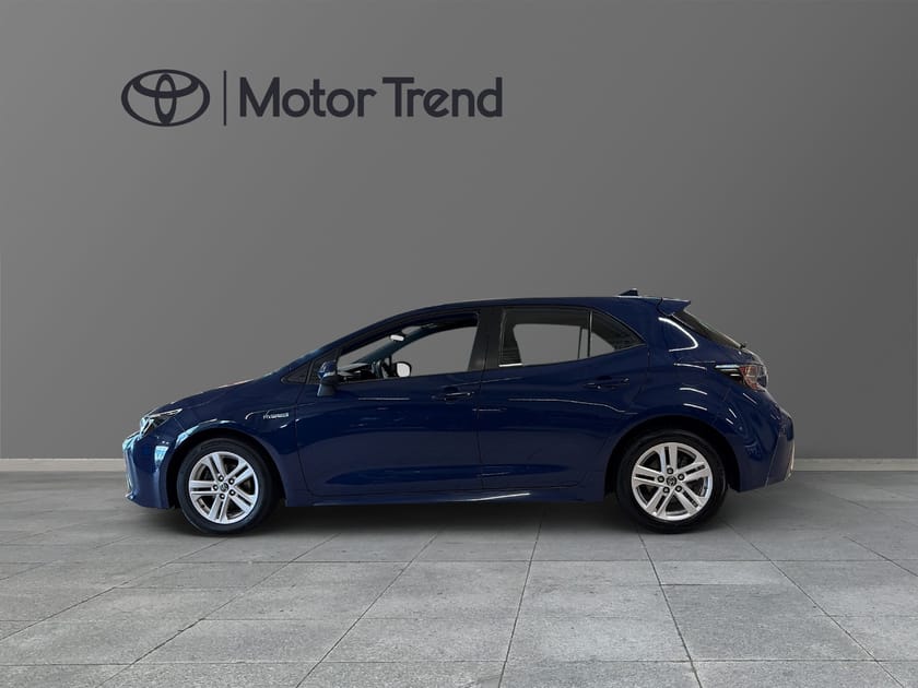 Bild 3 av Toyota Corolla Hybrid 1,8 H/B Active Drag M-värmare P-sensorer Vhjul