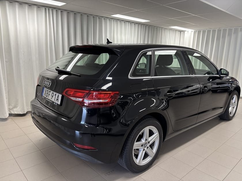 Bild 3 av Audi A3 Sportback 35 TFSI 150 HK PROLINE
