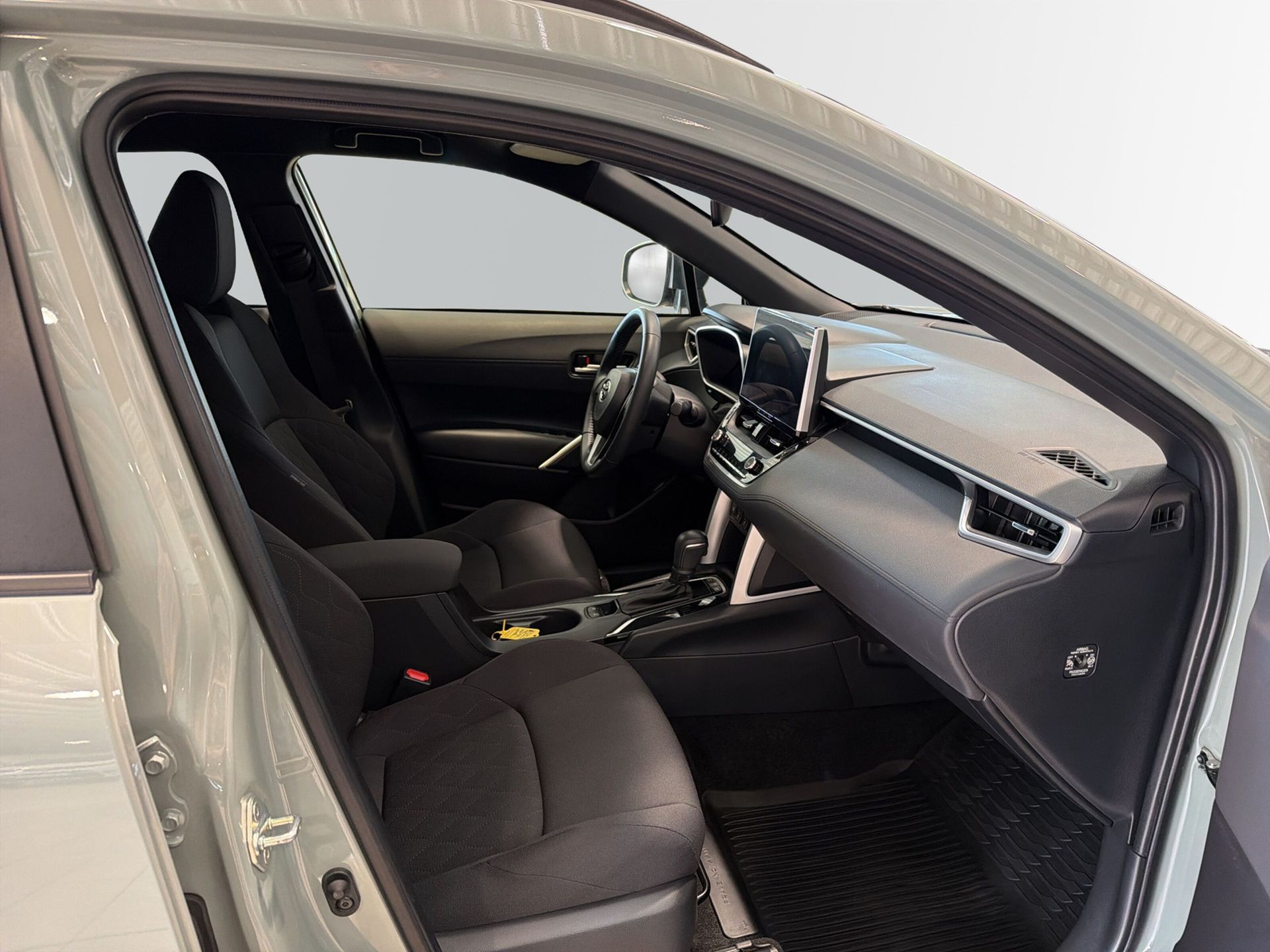 Toyota Corolla Cross Hybrid AWD-i 2023, bild 6/10