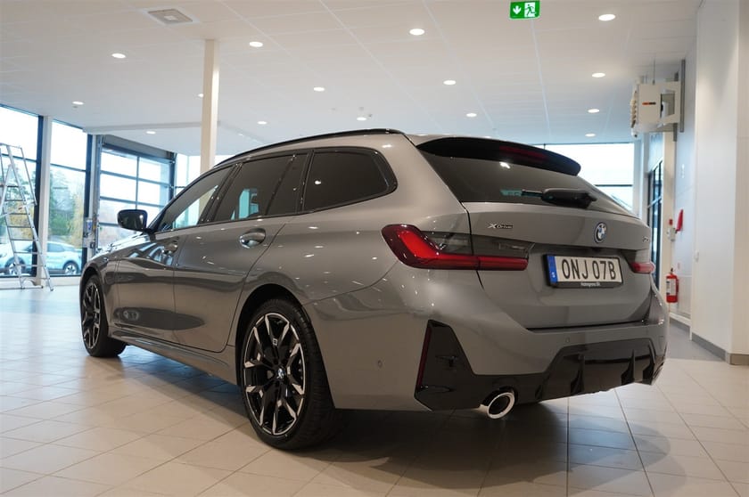 Bild 4 av BMW 330e xDrive Touring M-Sport Drag Fartpilot HiFi