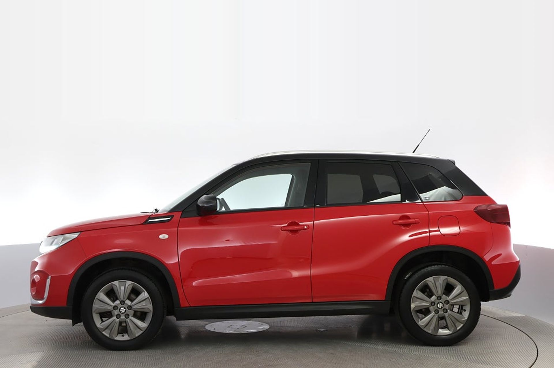 Suzuki Vitara 2020, kuva 3/10