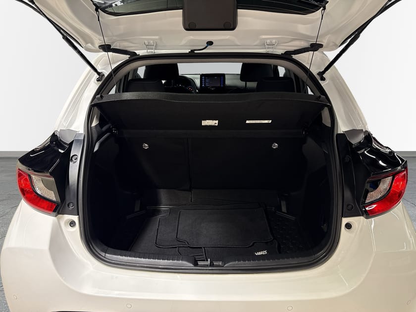 Bild 2 av Toyota Yaris Hybrid 1,5 HSD ACTIVE KOMFORT P-SENSORER / V-HJUL