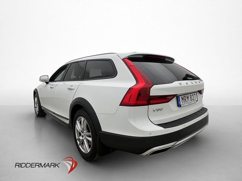 Bild 5 av Volvo V90 Cross Country AWD Momentum D4 VOC Kamera Navi Drag