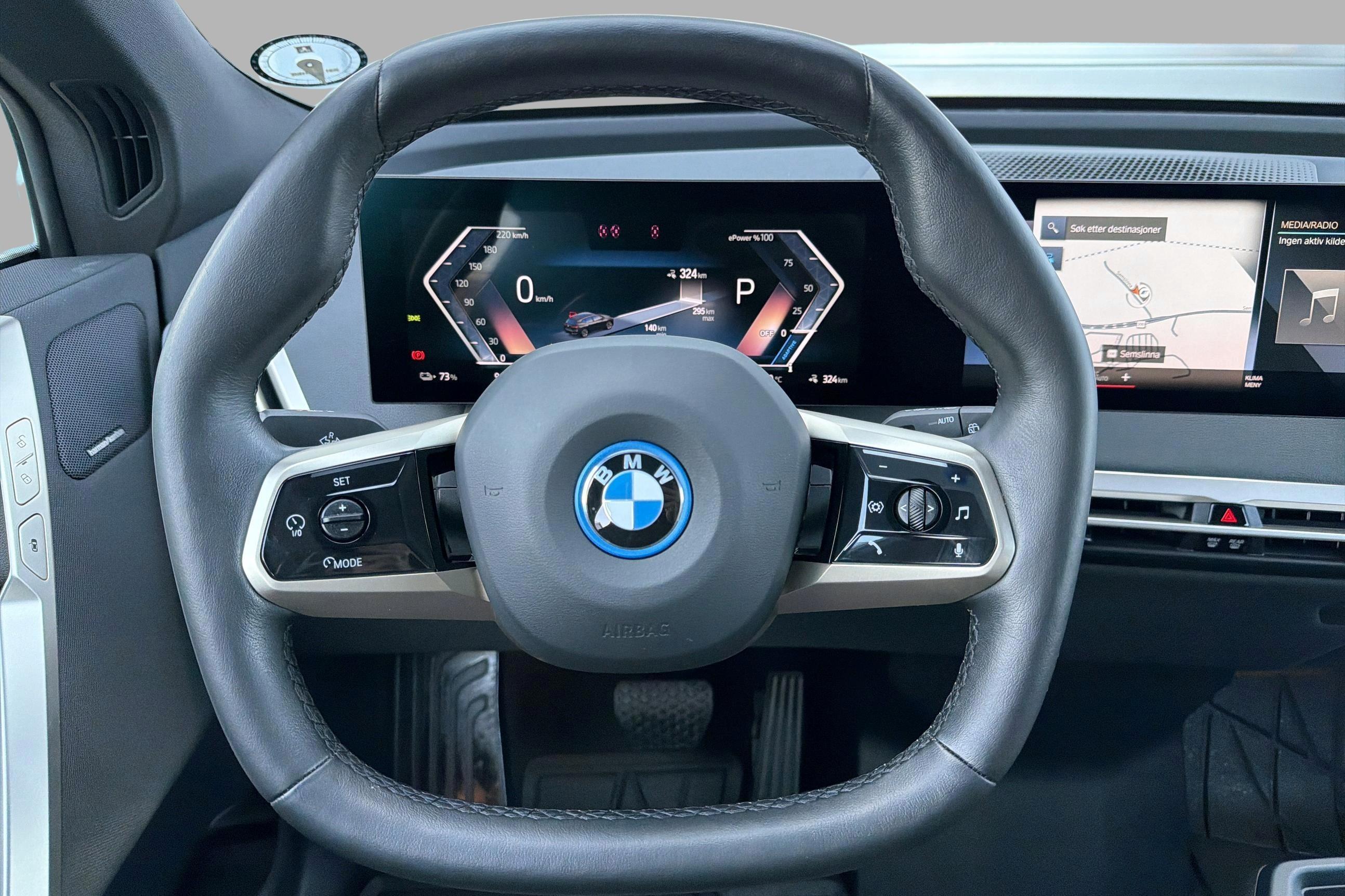 BMW iX xDrive40, 326hk, 2022