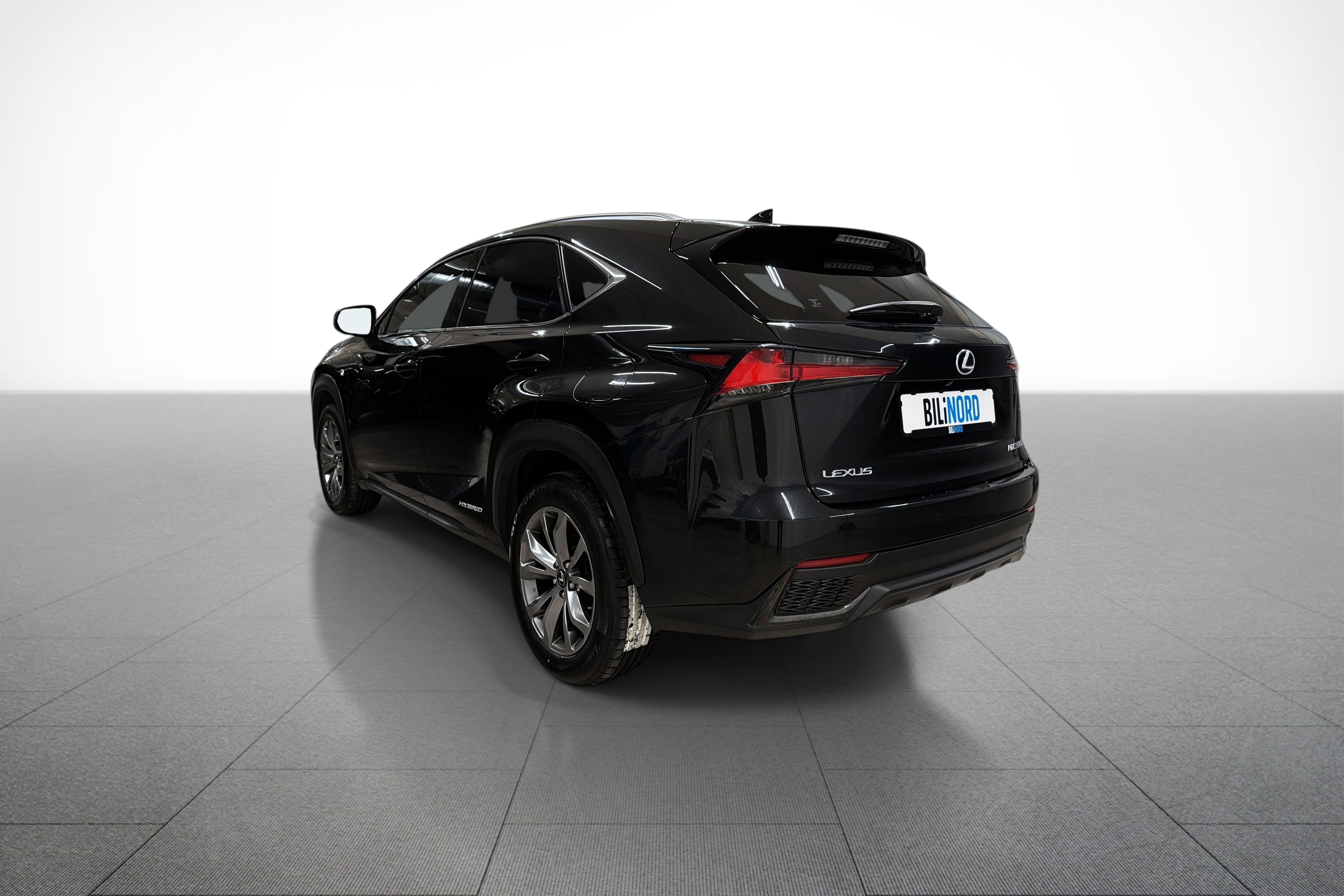 Lexus NX 300h AWD bilde 4