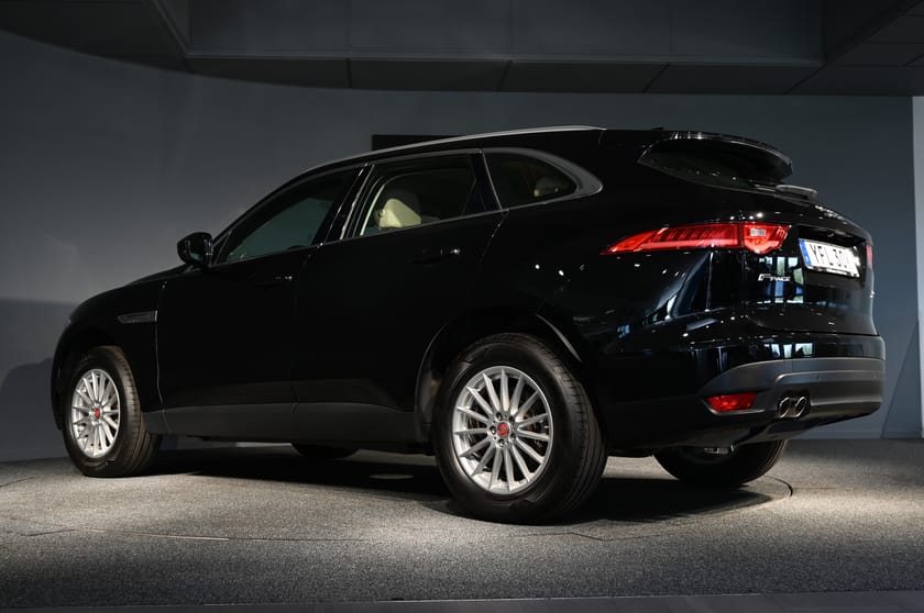 Bild 4 av Jaguar F-Pace 20d AWD D180 SE / DRAGKROK