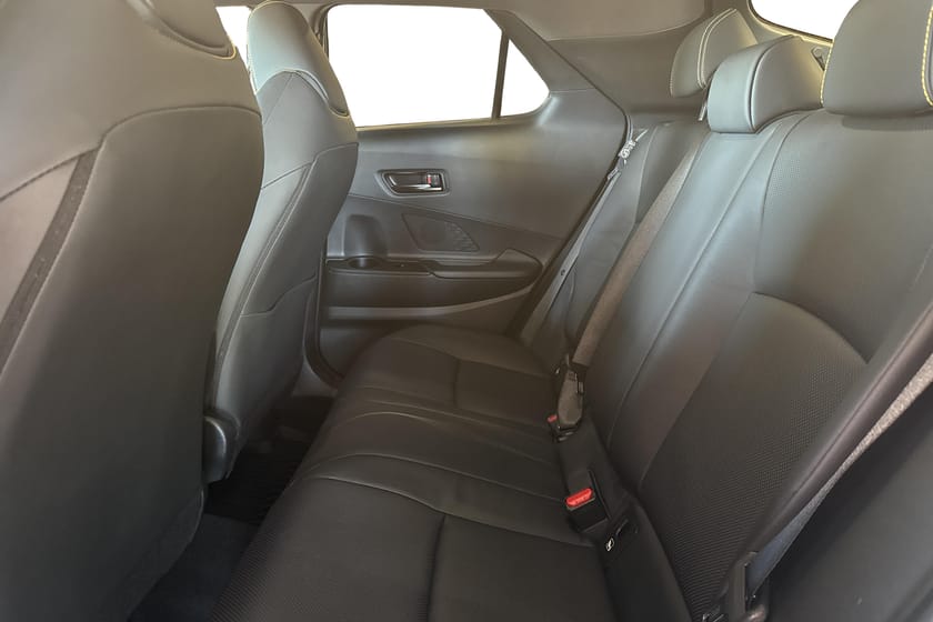 Bild 3 av Toyota C-HR Hybrid AWD-i Executive Premiere Edition/AWD/Pano/V-Hjul/JBL