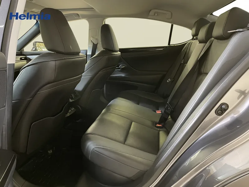 Bild 10 av 15 – Lexus ES 300h 300H, Limited Edition