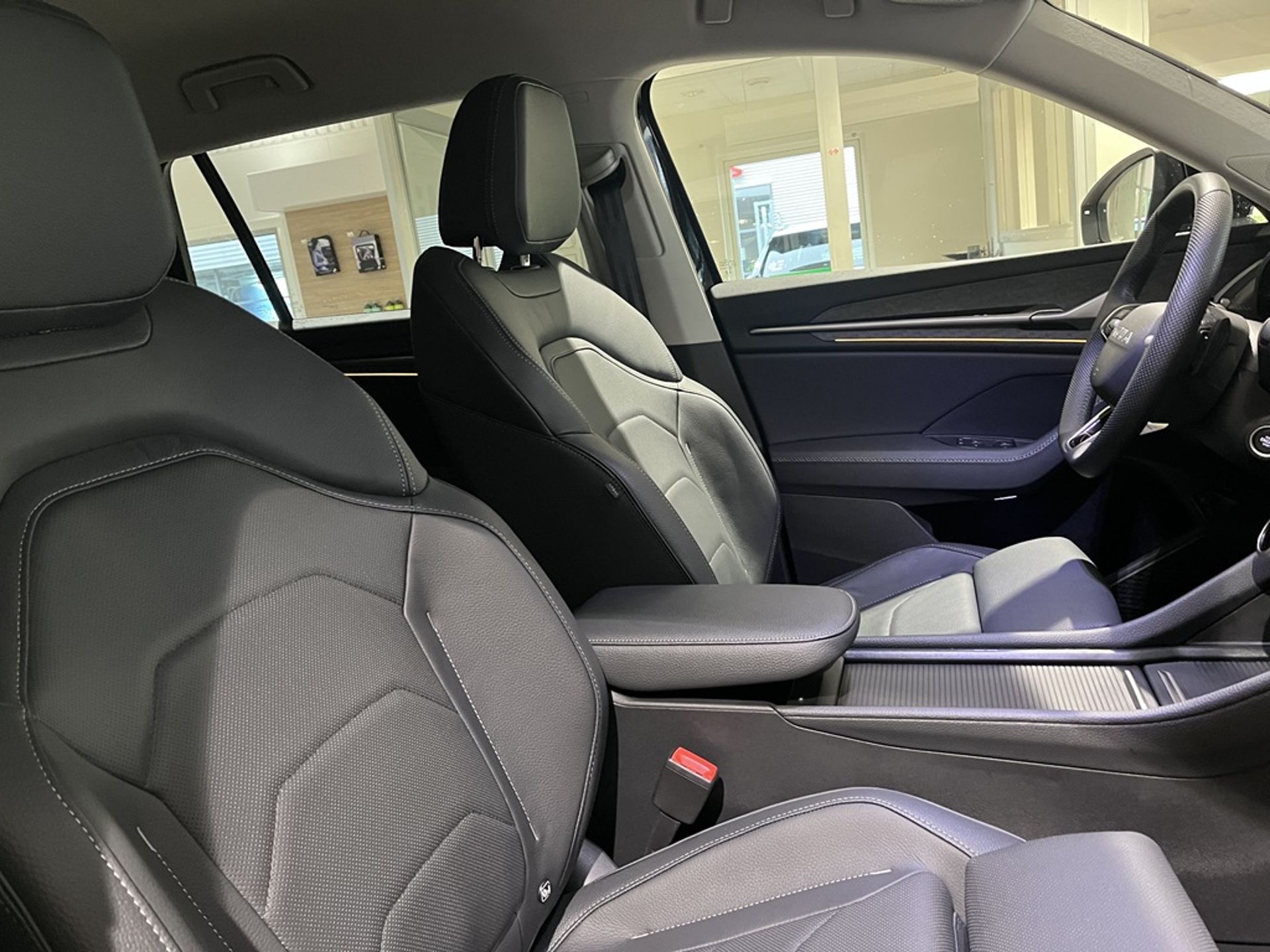 Skoda Kodiaq 1.5 TSI iV PHEV Selection 2026, bild 5/7