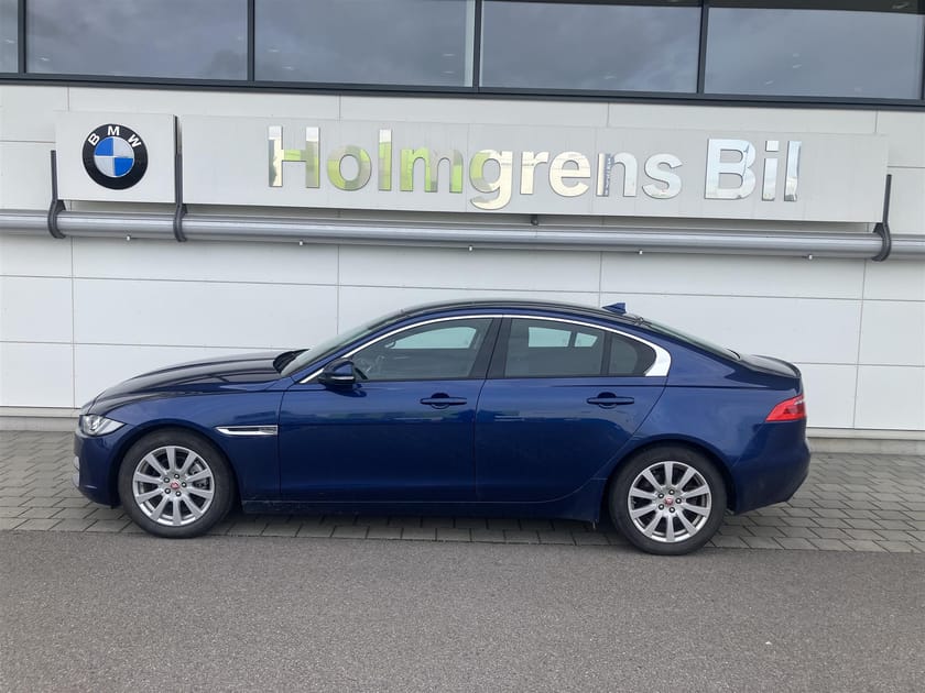 Bild 2 av Jaguar XE 20d 2,0 D Aut 180hk Nav Värmare