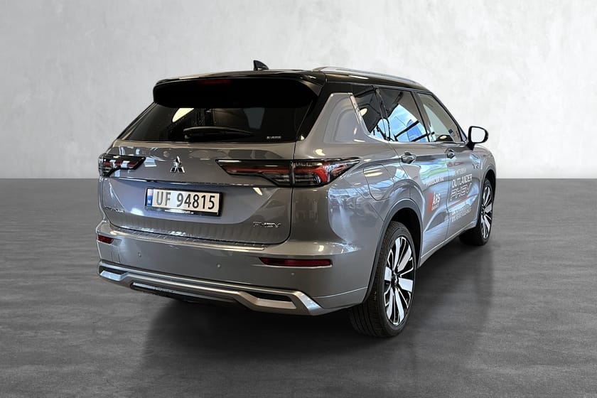 Bilde 4 av Mitsubishi Outlander PHEV -INSTYLE+-ACC-HENGERFESTE-ALT AV UTSTYR-