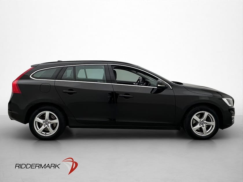 Bild 4 av Volvo V60 T3 Momentum Värmare Rattvärme Bluetooth Farthåll