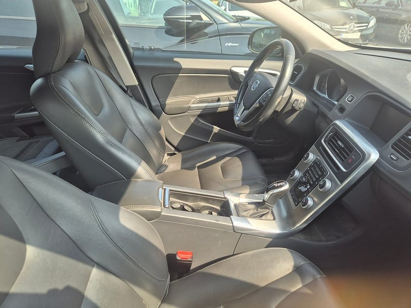 Bild 4 av Volvo V60 Cross Country D4 AWD 190HK 4x4 Classic Summum Läder