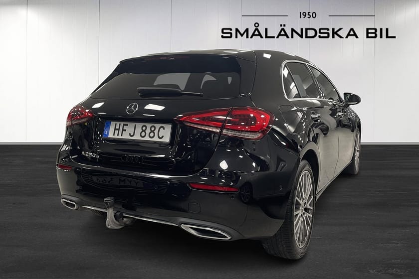 Bild 4 av Mercedes-Benz A 250 e Premiumpaket, Dragkrok, Adaptiv farthållare