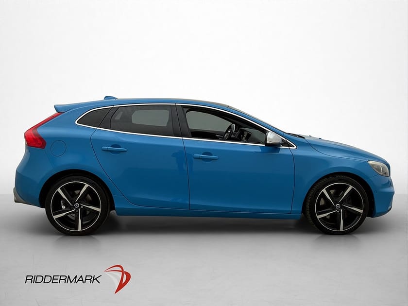 Bild 4 av Volvo V40 T5 R-Design Pano Premium Sound Kamera Drag BLIS