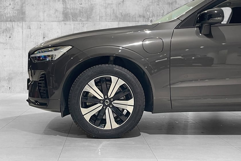 Bilde 4 av Volvo XC60 Recharge T6 Plus Dark SEMI.EL.HF|PANO|TONEDE|SUB|19"