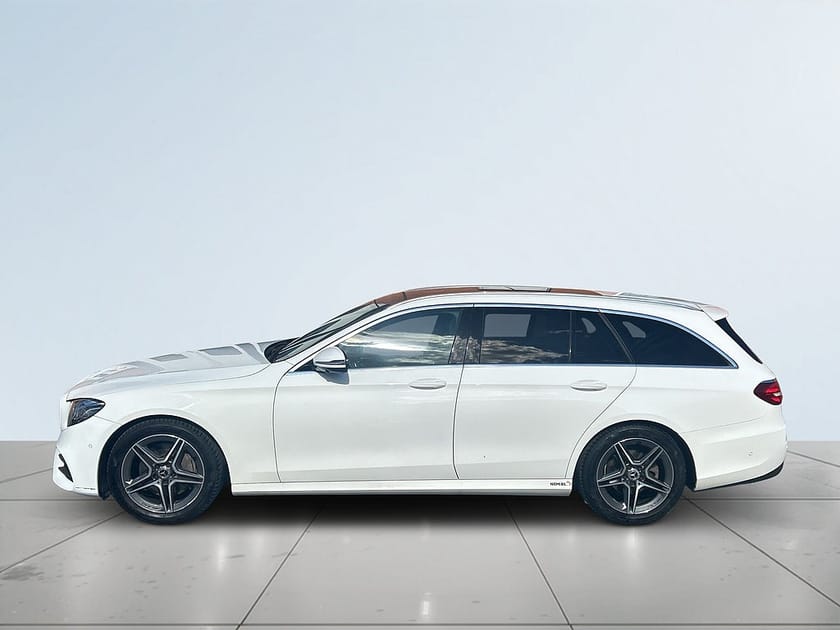 Bild 4 av Mercedes-Benz E 220 T d 4MATIC 4x4 AMG Line Drag Dvärme Panorama 360° Navi S&V