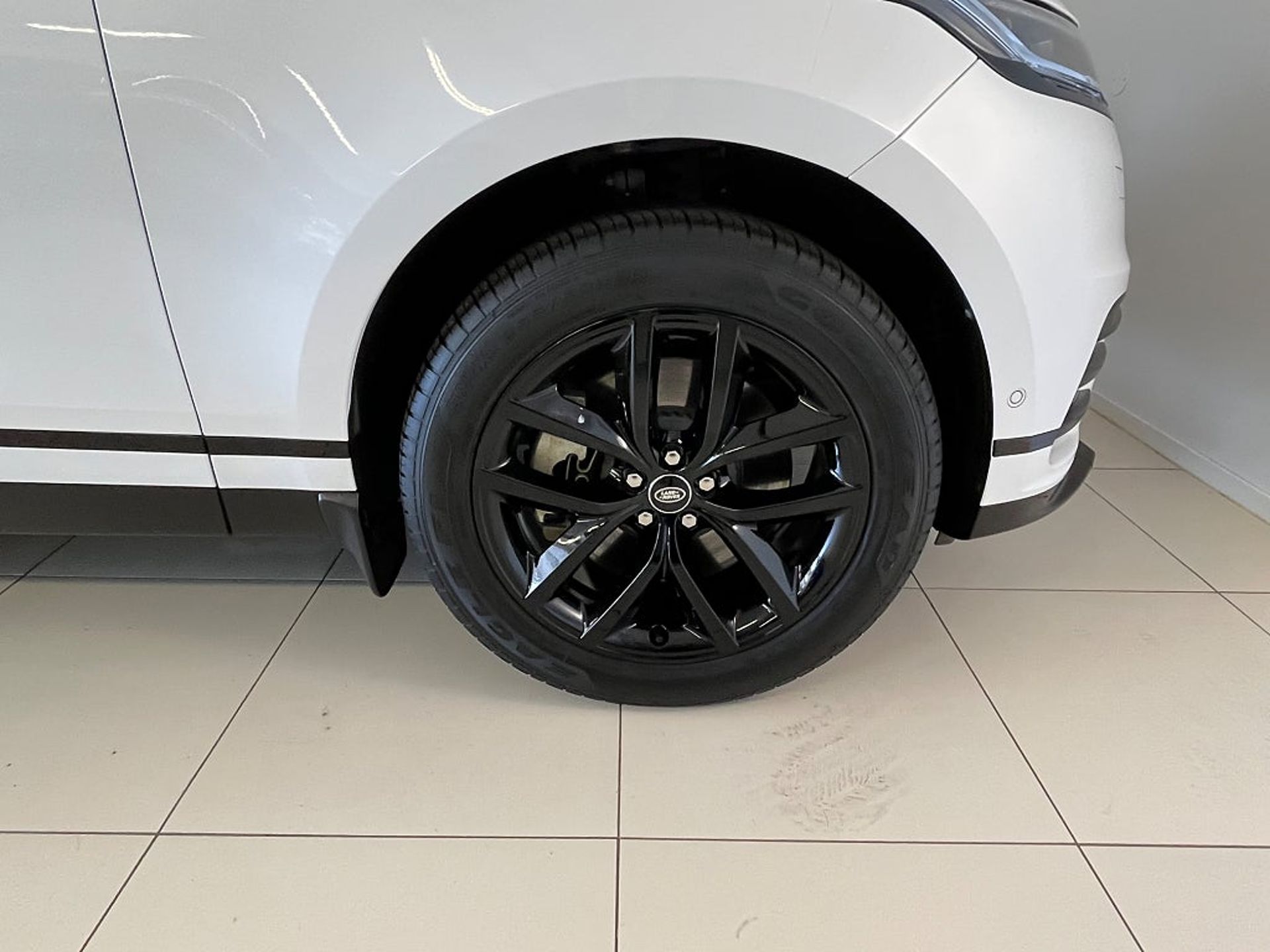 Land Rover Range Rover Velar P400e 2026, bild 4/10