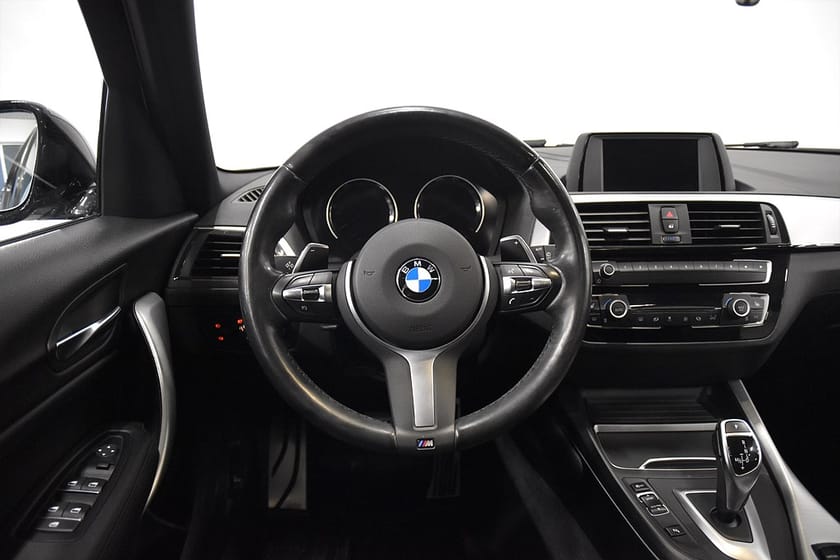 Bild 2 av BMW 120d xDrive Aut M-sport Skinn Rattv Farthållare Bluetooth 190hk