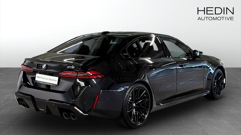 Bild 2 av BMW M5 Sedan Pano B&W 360 HUD DAP