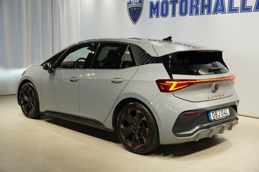 Bild 3 av CUPRA Born e-boost 77 82 kWh - 94% SoH / Kamera / Nav