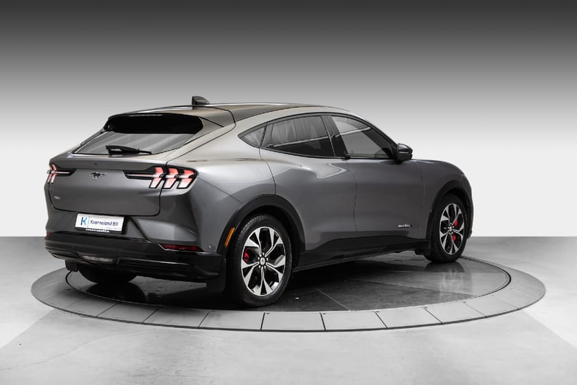 Bilde 4 av Ford Mustang Mach-E Long Range AWD LR 540km WLTP, B&O, Glasstak, Krok +++