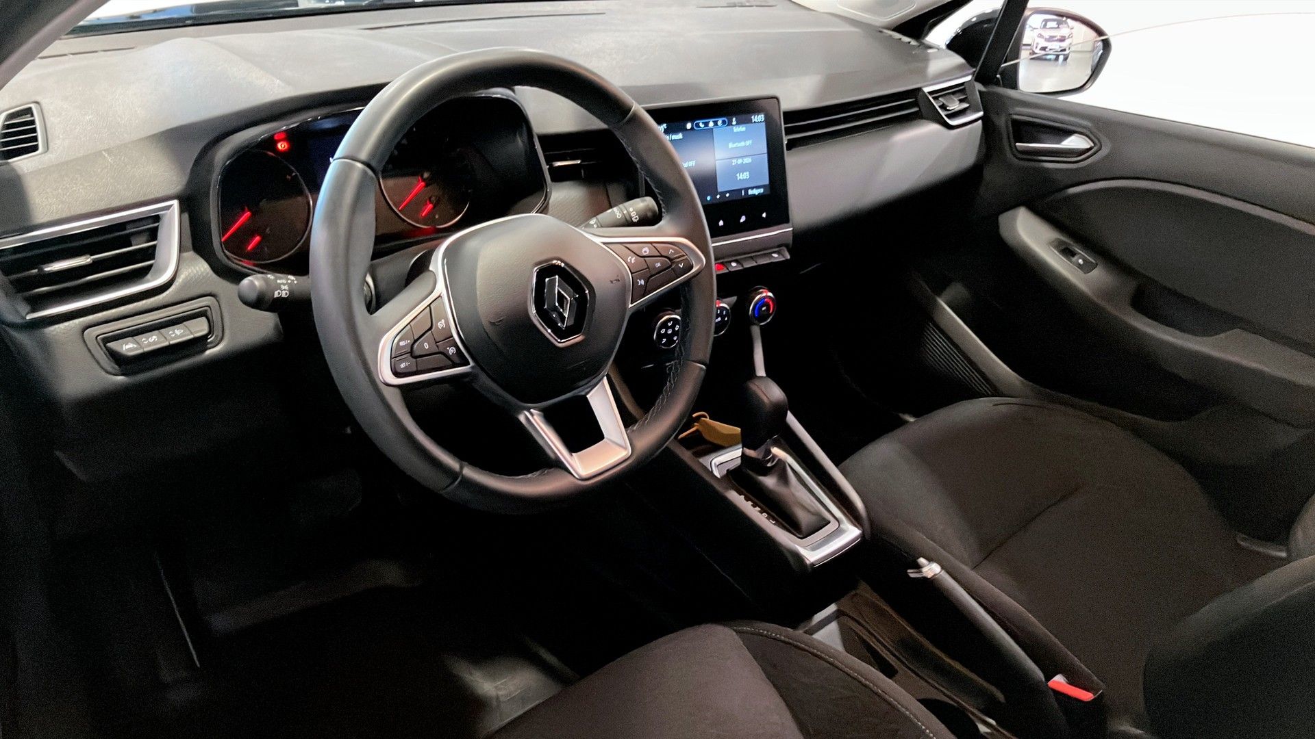 Renault Clio 1.0 TCe 91hp Equilibre 2023, bild 5/9