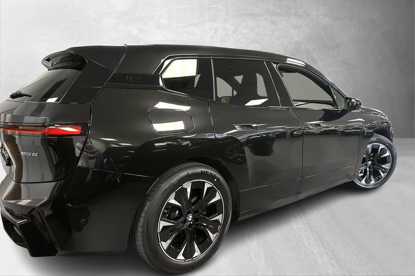 Bilde 3 av BMW iX xDrive60 60 Fully Charged //M sport, Glasstak, Harman, Massasje