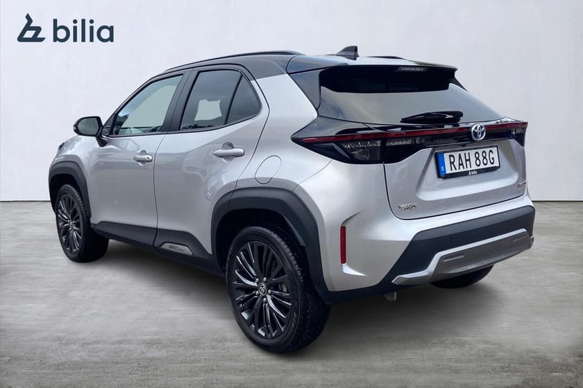 Bild 2 av Toyota Yaris Cross Hybrid AWD-i 1,5 HEV ADVENTURE Parkerings Sensorer, Döda Vinkel Varnare