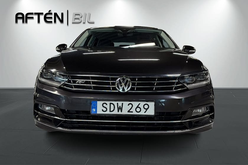 Bild 3 av Volkswagen Passat Sportscombi 2.0 TDI 4Motion R-Line 190hk - Värmare, Drag, Carplay