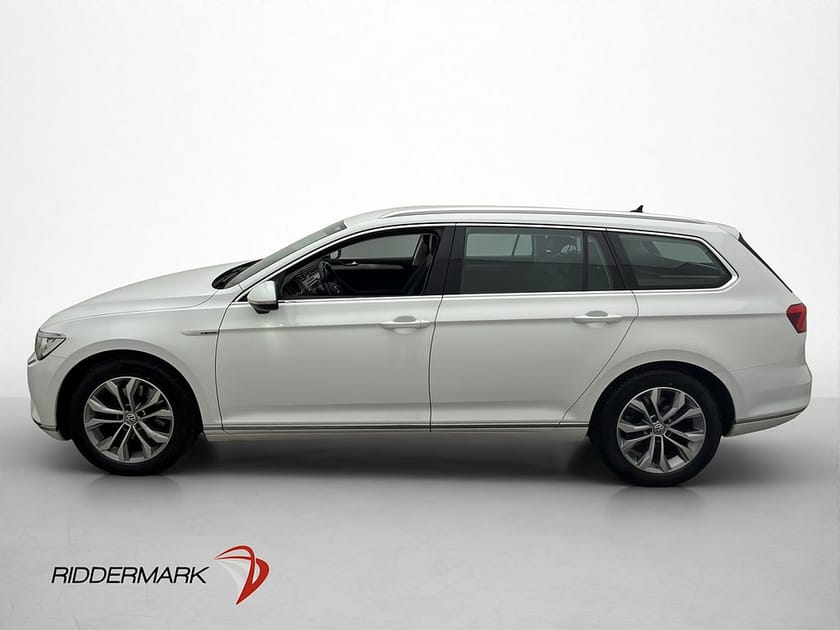 Bild 2 av Volkswagen Passat Sportscombi 2.0 TDI 4M GT Värm Dragkrok HUD Kamera