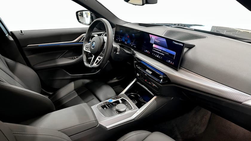 Bild 3 av BMW i4 eDrive40 Gran Coupé M Sport Drag HUD Adaptiv farthållare Hi-Fi DAP