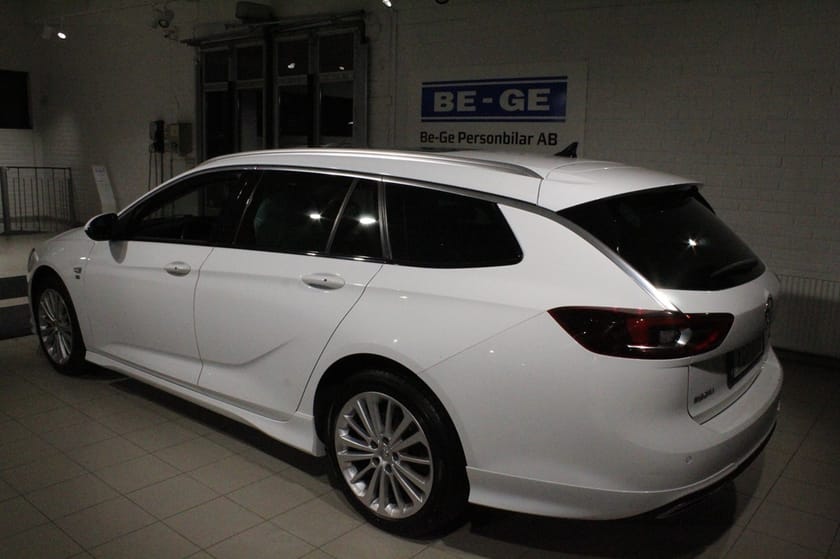 Bild 3 av Opel Insignia Sports Tourer OPC 4x4 2.0 209HK Drag Panorama