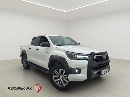 Toyota Hilux Dubbelhytt Invincible 2.8 4WD M/K-Värmare Drag Diff Moms