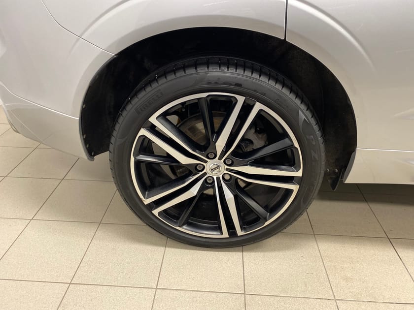 Bild 4 av Volvo XC60 B5 AWD Bensin R-Design