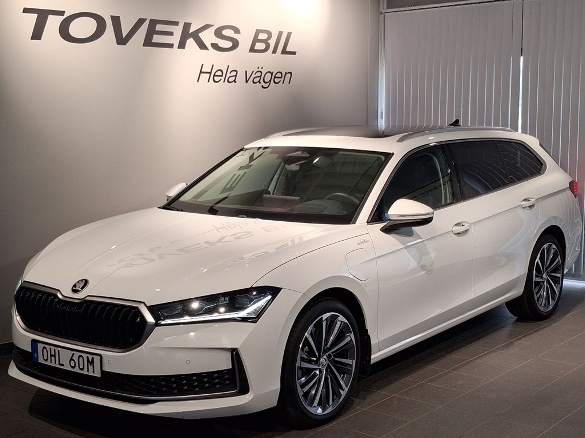 Škoda Škoda Superb iV Kombi — bild 1